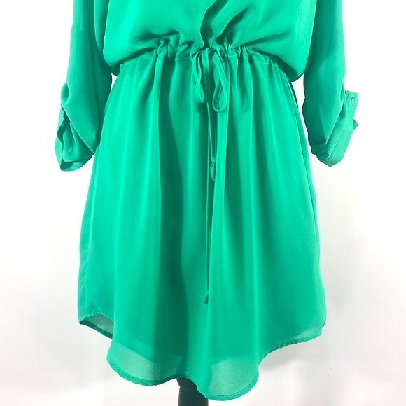 Francesca’s Green topaz, Medium Shirt Dress Mini, w drawstring adjustable belt - Picture 6 of 8